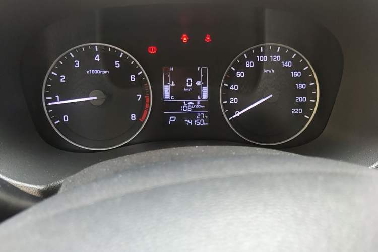 Used Hyundai ix25 2015 1.6L Automatic Two-Wheel Drive Smart GLS Trim Odometer Close Up
