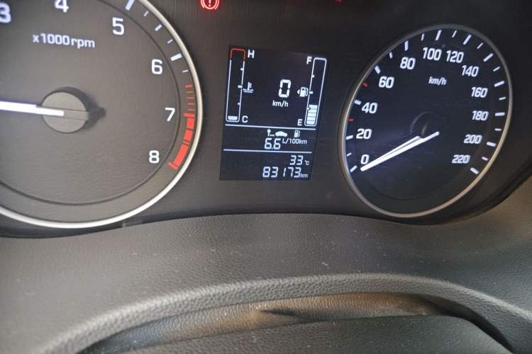 Used Hyundai ix25 2015 1.6L Manual Two-Wheel Drive Fashionable GS Model Odometer Close Up