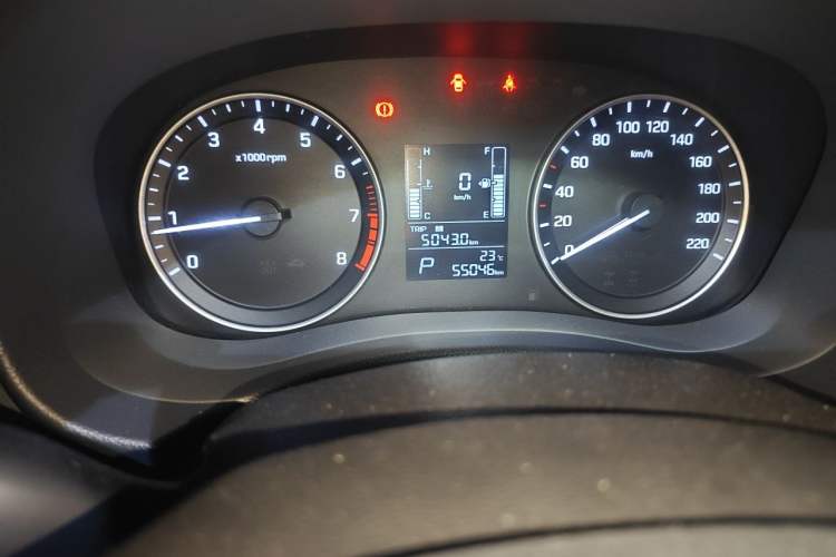 Used Hyundai ix25 2015 1.6L Automatic Two-Wheel Drive Smart GLS Trim Odometer Close Up