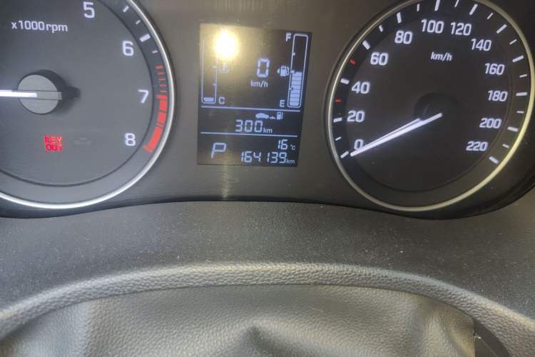Used Hyundai ix25 2015 2.0L Automatic Two-Wheel Drive Intelligent GLS Odometer Close Up
