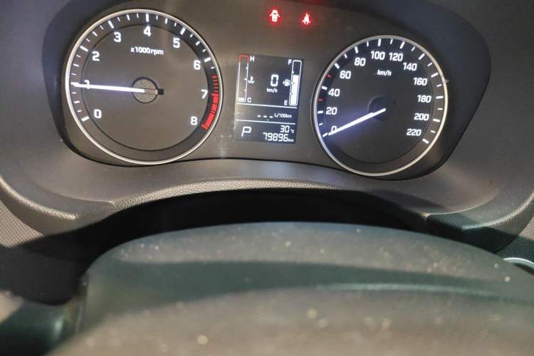 Used Hyundai ix25 2015 1.6L Automatic Two-Wheel Drive Smart GLS Trim Odometer Close Up