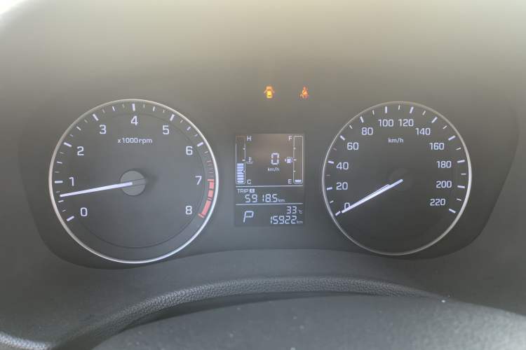 Used Hyundai ix25 2015 1.6L Automatic Two-Wheel Drive Smart GLS Trim Odometer Close Up