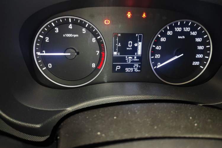 Used Hyundai ix25 2015 1.6L Automatic Two-Wheel Drive Smart GLS Trim Odometer Close Up