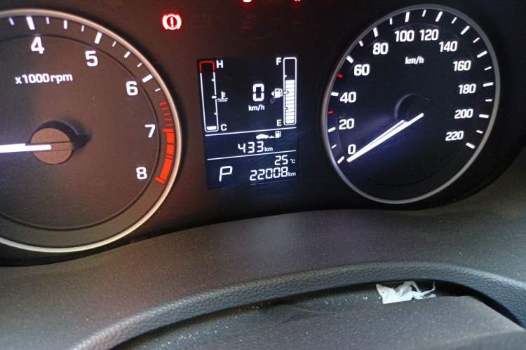 Used Hyundai ix25 2015 1.6L Automatic Two-Wheel Drive Smart GLS Trim Odometer Close Up