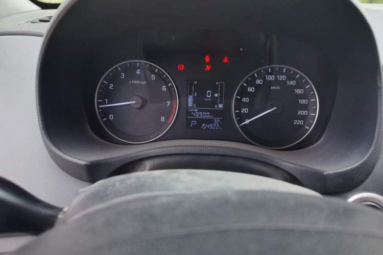 Used Hyundai ix25 2015 1.6L Automatic Two-Wheel Drive Smart GLS Trim Odometer Close Up