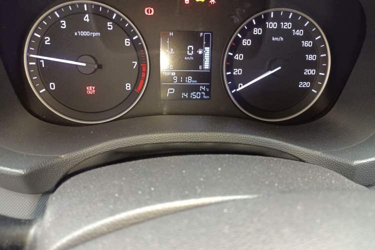 Used Hyundai ix25 2015 1.6L Automatic Two-Wheel Drive Smart GLS Trim Odometer Close Up