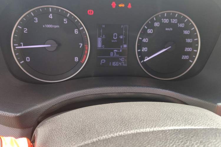 Used Hyundai ix25 2015 1.6L Automatic Two-Wheel Drive Smart GLS Trim Odometer Close Up