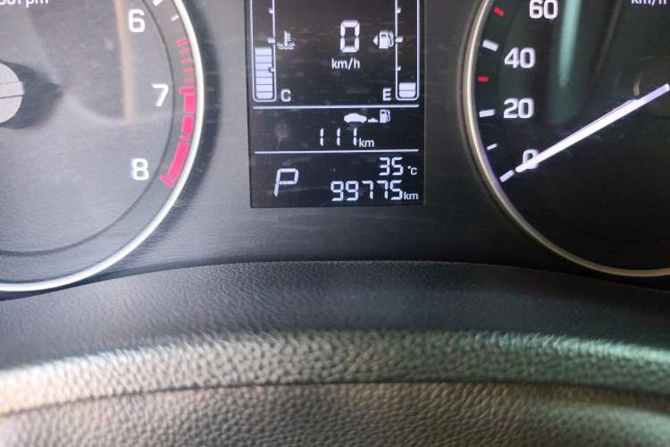 Used Hyundai ix25 2015 1.6L Automatic Two-Wheel Drive Smart GLS Trim Odometer Close Up