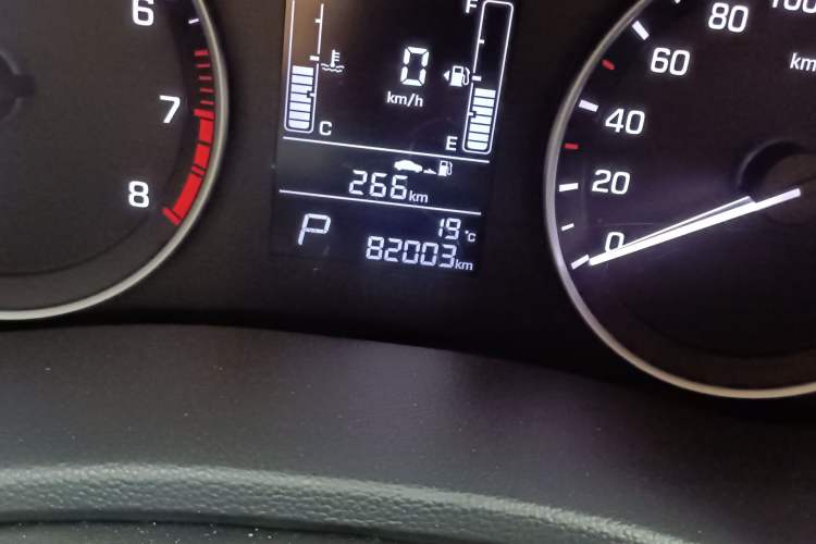 Used Hyundai ix25 2015 1.6L Automatic Two-Wheel Drive Smart GLS Trim Odometer Close Up