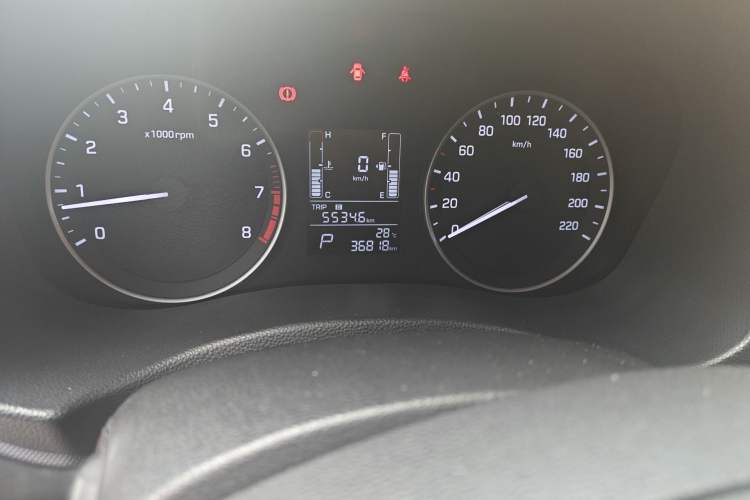 Used Hyundai ix25 2015 1.6L Automatic Two-Wheel Drive Smart GLS Trim Odometer Close Up