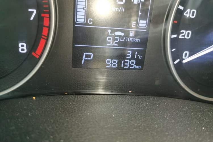 Used Hyundai ix25 2015 1.6L Automatic Two-Wheel Drive Smart GLS Trim Odometer Close Up