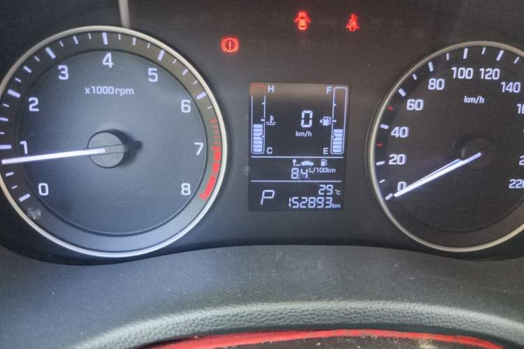 Used Hyundai ix25 2015 1.6L Automatic Two-Wheel Drive Smart GLS Trim Odometer Close Up