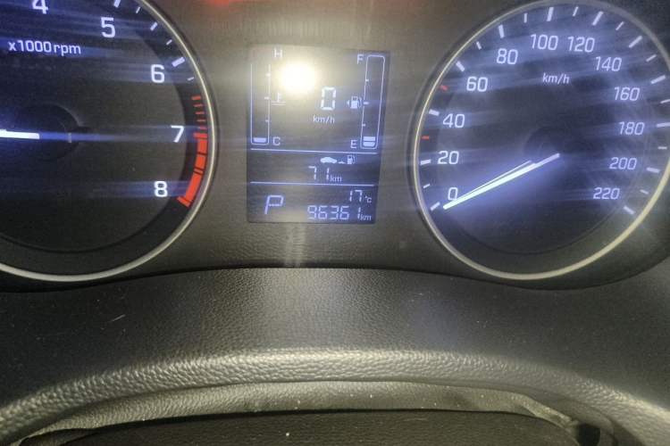 Used Hyundai ix25 2015 1.6L Automatic Two-Wheel Drive Smart GLS Trim Odometer Close Up