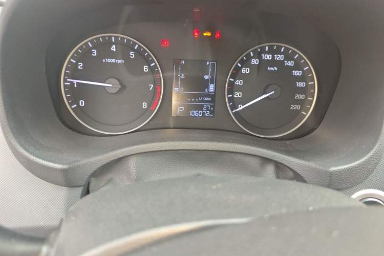 Used Hyundai ix25 2015 1.6L Automatic Two-Wheel Drive Smart GLS Trim Odometer Close Up