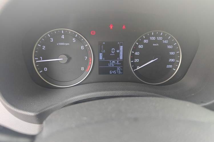 Used Hyundai ix25 2015 1.6L Manual Two-Wheel Drive Fashionable GS Model Odometer Close Up