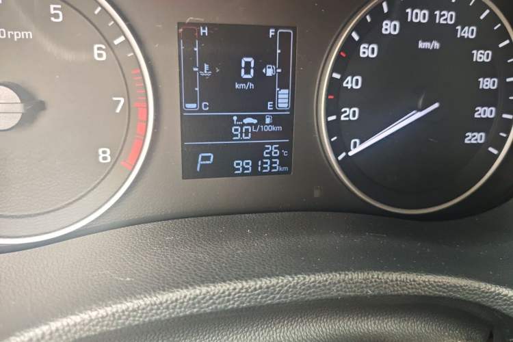 Used Hyundai ix25 2015 1.6L Automatic Two-Wheel Drive Smart GLS Trim Odometer Close Up