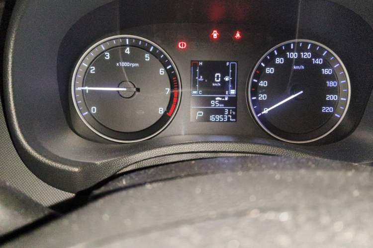 Used Hyundai ix25 2015 1.6L Automatic Two-Wheel Drive Smart GLS Trim Odometer Close Up