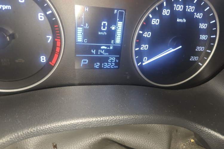 Used Hyundai ix25 2015 1.6L Automatic Two-Wheel Drive Smart GLS Trim Odometer Close Up