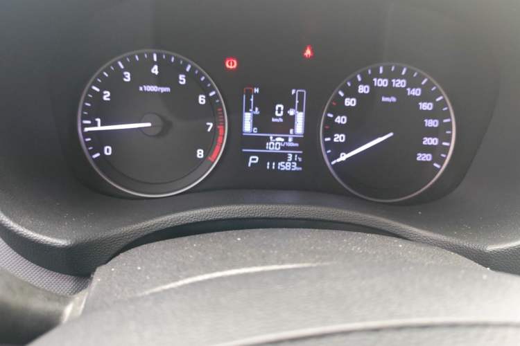 Used Hyundai ix25 2015 1.6L Automatic Two-Wheel-Drive Deluxe DLX Model Odometer Close Up