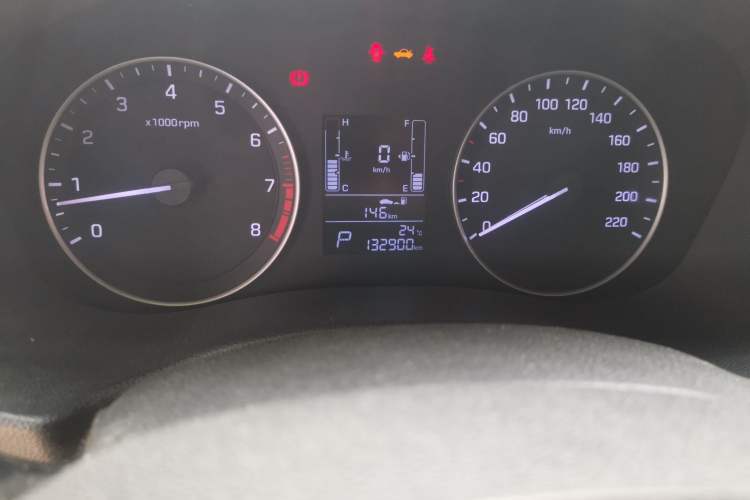 Used Hyundai ix25 2015 1.6L Automatic Two-Wheel Drive Smart GLS Trim Odometer Close Up