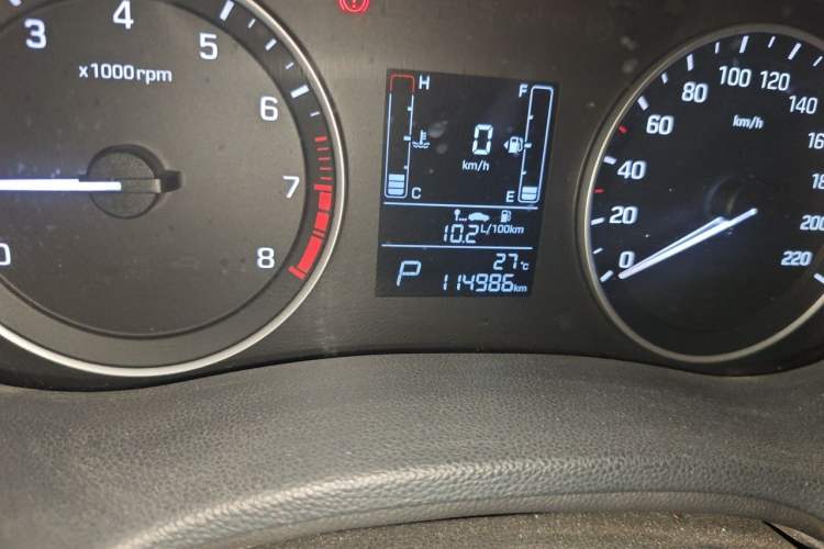 Used Hyundai ix25 2015 1.6L Automatic Two-Wheel Drive Smart GLS Trim Odometer Close Up
