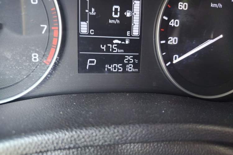 Used Hyundai ix25 2015 1.6L Automatic Two-Wheel Drive Smart GLS Trim Odometer Close Up
