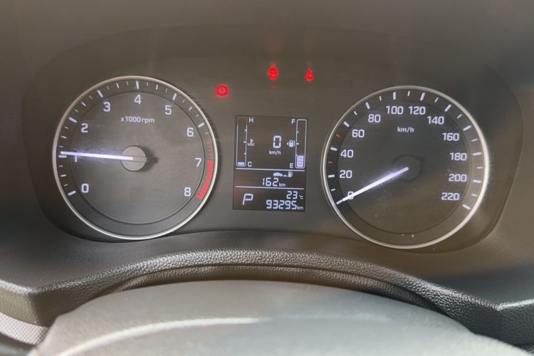 Used Hyundai ix25 2015 1.6L Automatic Two-Wheel Drive Smart GLS Trim Odometer Close Up