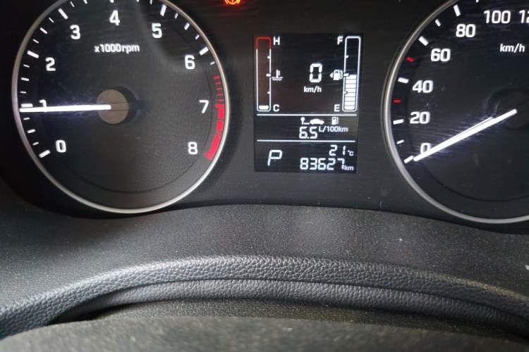 Used Hyundai ix25 2015 1.6L Automatic Two-Wheel Drive Smart GLS Trim Odometer Close Up