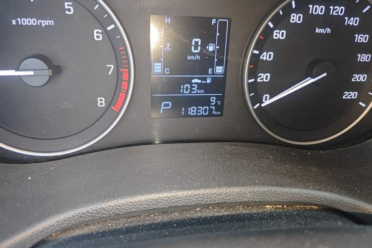Used Hyundai ix25 2015 1.6L Automatic Two-Wheel Drive Smart GLS Trim Odometer Close Up