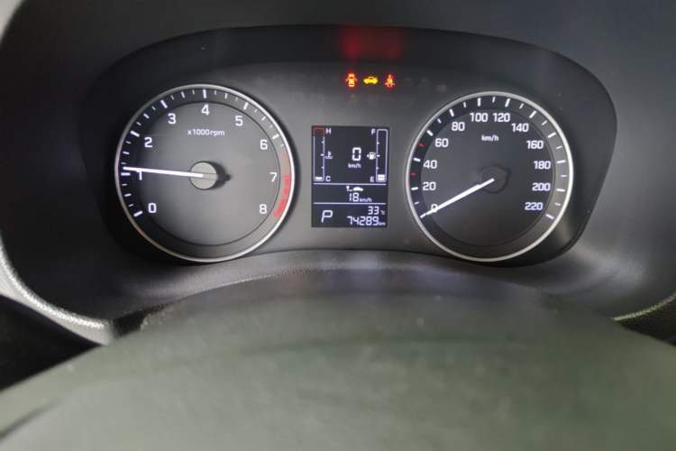 Used Hyundai ix25 2015 1.6L Automatic Two-Wheel Drive Smart GLS Trim Odometer Close Up
