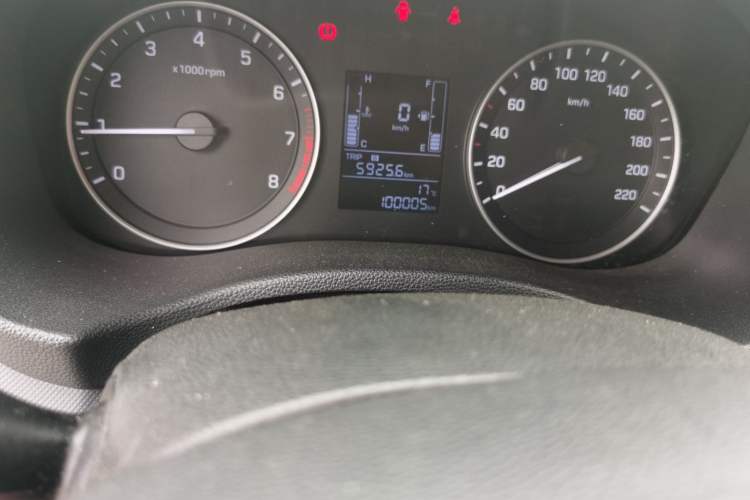 Used Hyundai ix25 2015 1.6L Manual Two-Wheel Drive Fashionable GS Model Odometer Close Up
