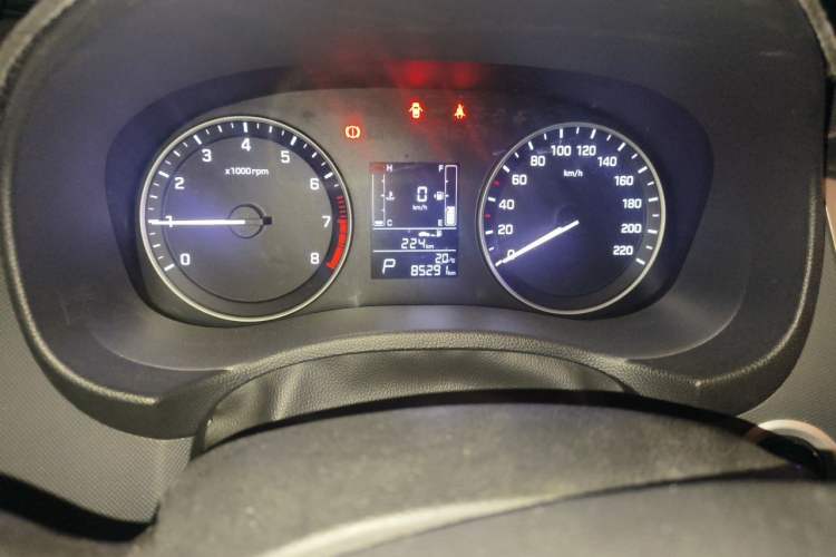 Used Hyundai ix25 2015 1.6L Automatic Two-Wheel Drive Smart GLS Trim Odometer Close Up