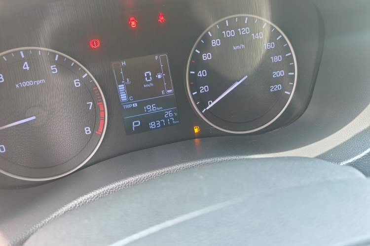Used Hyundai ix25 2015 1.6L Automatic Two-Wheel Drive Smart GLS Trim Odometer Close Up