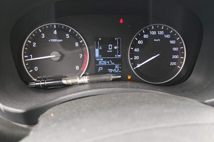 Used Hyundai ix25 2015 1.6L Automatic Two-Wheel Drive Smart GLS Trim Odometer Close Up
