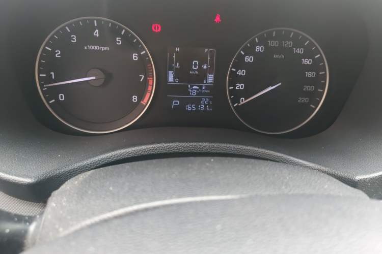 Used Hyundai ix25 2015 2.0L Automatic Two-Wheel Drive Intelligent GLS Odometer Close Up