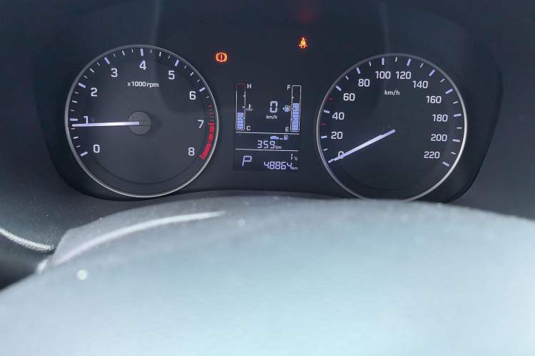 Used Hyundai ix25 2015 1.6L Automatic Two-Wheel Drive Smart GLS Trim Odometer Close Up