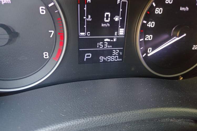 Used Hyundai ix25 2015 1.6L Automatic Two-Wheel Drive Smart GLS Trim Odometer Close Up