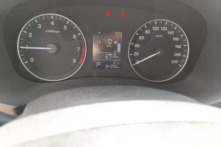 Used Hyundai ix25 2015 1.6L Automatic Two-Wheel Drive Smart GLS Trim Odometer Close Up