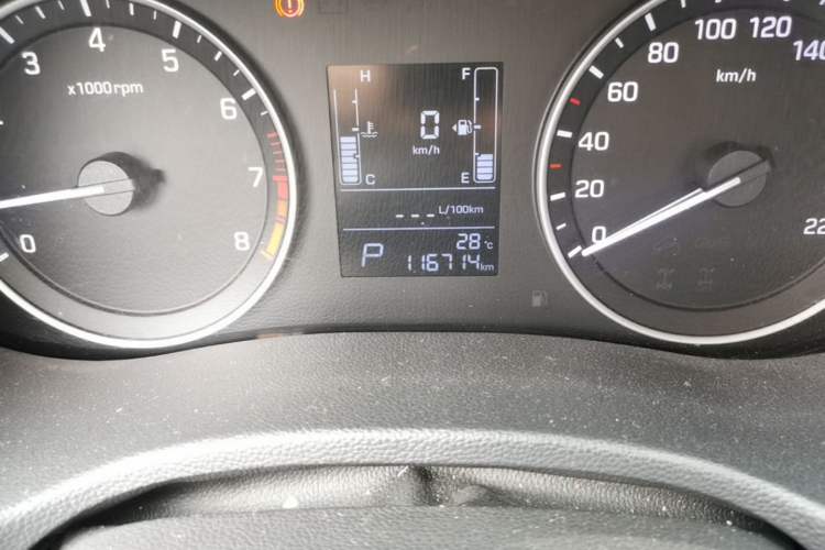 Used Hyundai ix25 2015 1.6L Automatic Two-Wheel Drive Smart GLS Trim Odometer Close Up