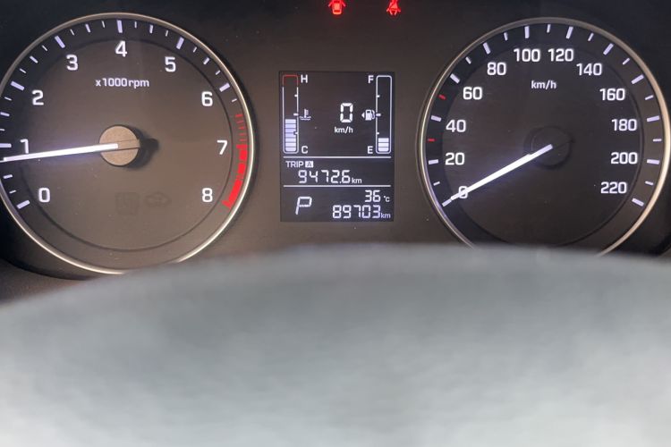 Used Hyundai ix25 2015 2.0L Automatic Two-Wheel Drive Intelligent GLS Odometer Close Up