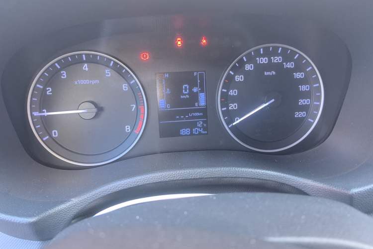 Used Hyundai ix25 2015 1.6L Manual Two-Wheel Drive Fashionable GS Model Odometer Close Up