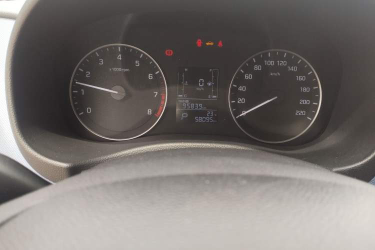 Used Hyundai ix25 2015 1.6L Automatic Two-Wheel Drive Smart GLS Trim Odometer Close Up