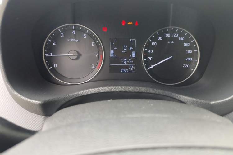 Used Hyundai ix25 2015 1.6L Manual Two-Wheel Drive Fashionable GS Model Odometer Close Up