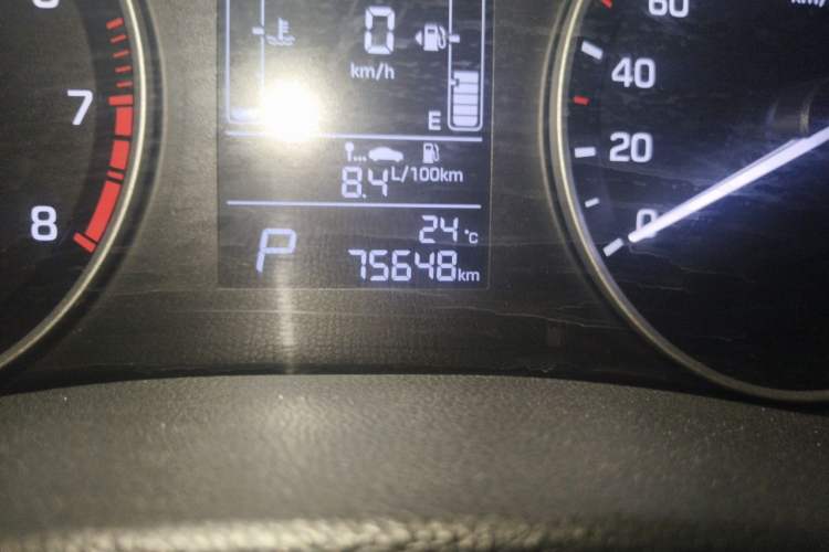Used Hyundai ix25 2015 1.6L Automatic Two-Wheel Drive Smart GLS Trim Odometer Close Up