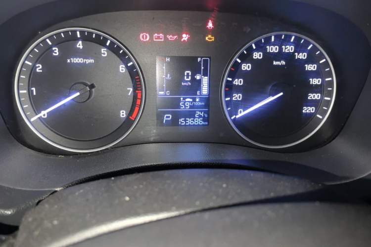 Used Hyundai ix25 2015 1.6L Automatic Two-Wheel Drive Smart GLS Trim Odometer Close Up