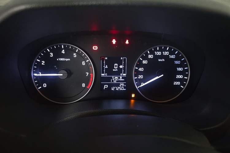 Used Hyundai ix25 2015 1.6L Automatic Two-Wheel Drive Smart GLS Trim Odometer Close Up