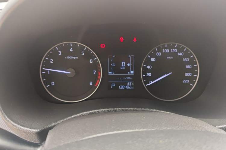 Used Hyundai ix25 2015 1.6L Automatic Two-Wheel Drive Smart GLS Trim Odometer Close Up
