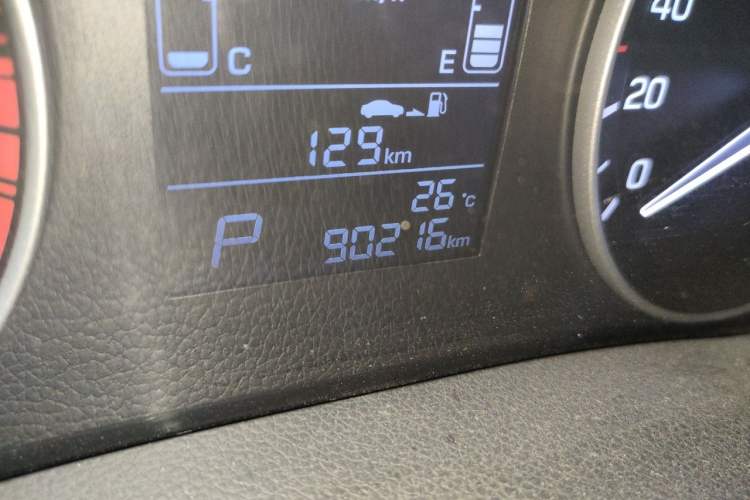 Used Hyundai ix25 2015 1.6L Automatic Two-Wheel Drive Smart GLS Trim Odometer Close Up