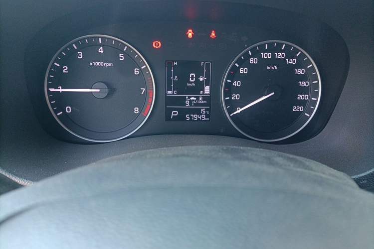 Used Hyundai ix25 2015 1.6L Automatic Two-Wheel Drive Smart GLS Trim Odometer Close Up
