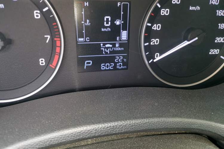 Used Hyundai ix25 2015 1.6L Automatic Two-Wheel Drive Smart GLS Trim Odometer Close Up